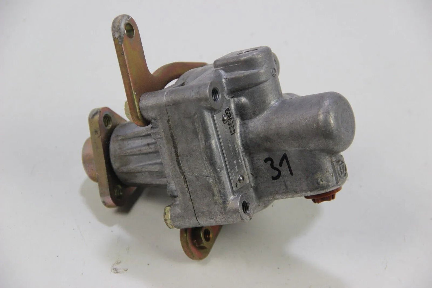 NEU BMW E30 3er E24 6er E28 518-535i Servopumpe Flügelpumpe 110Bar 32411133969