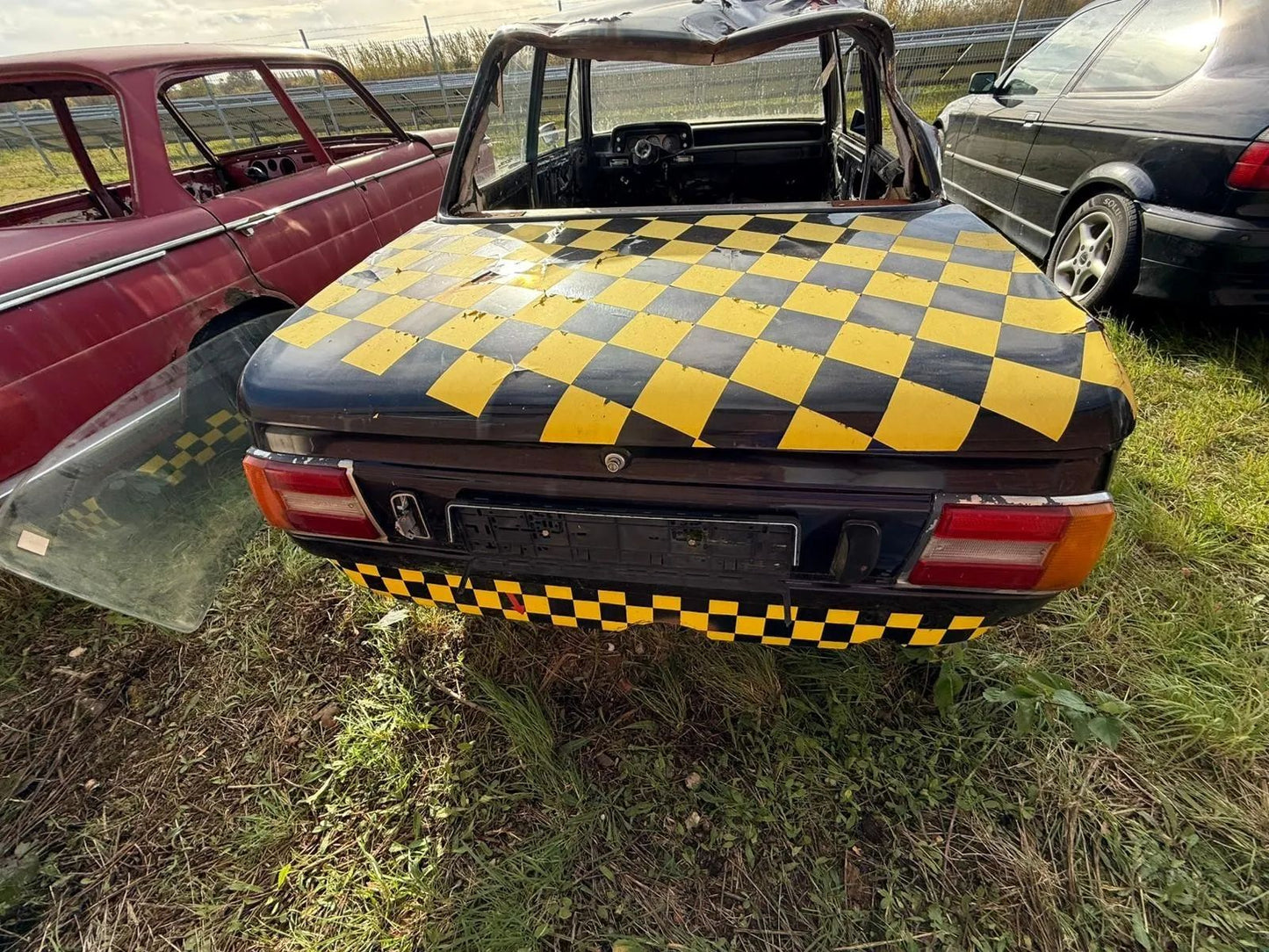 BMW 2002 Blechspender Teilespender Restaurationsobjekt Scheunenfund