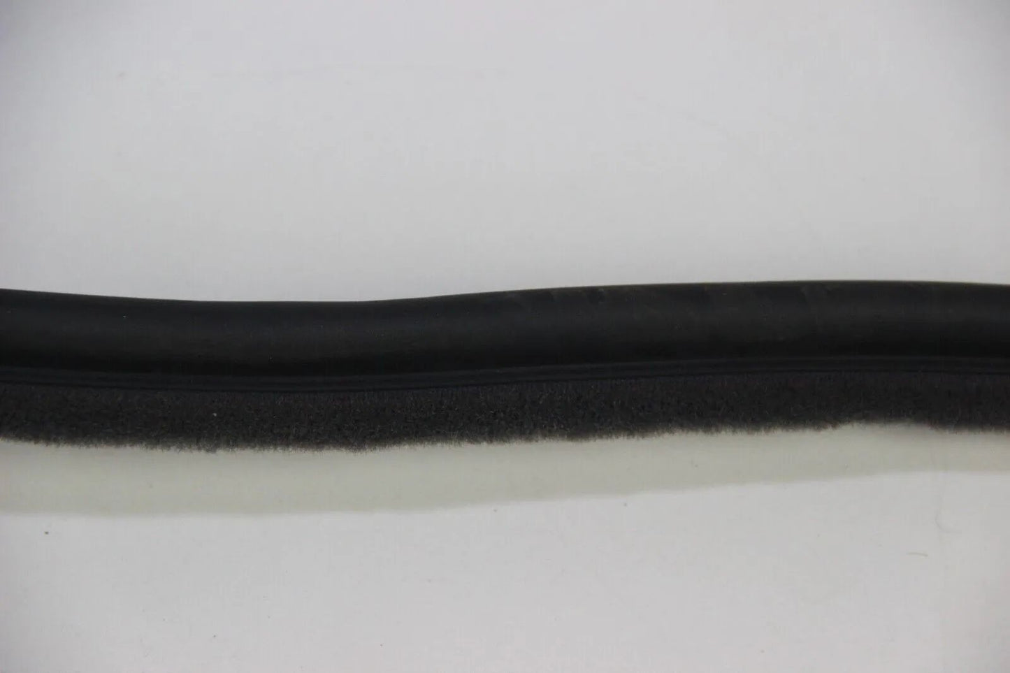 BMW E30 4-Türer Limo Touring 316i-325i Türdichtung hinten rechts Kantenschutz