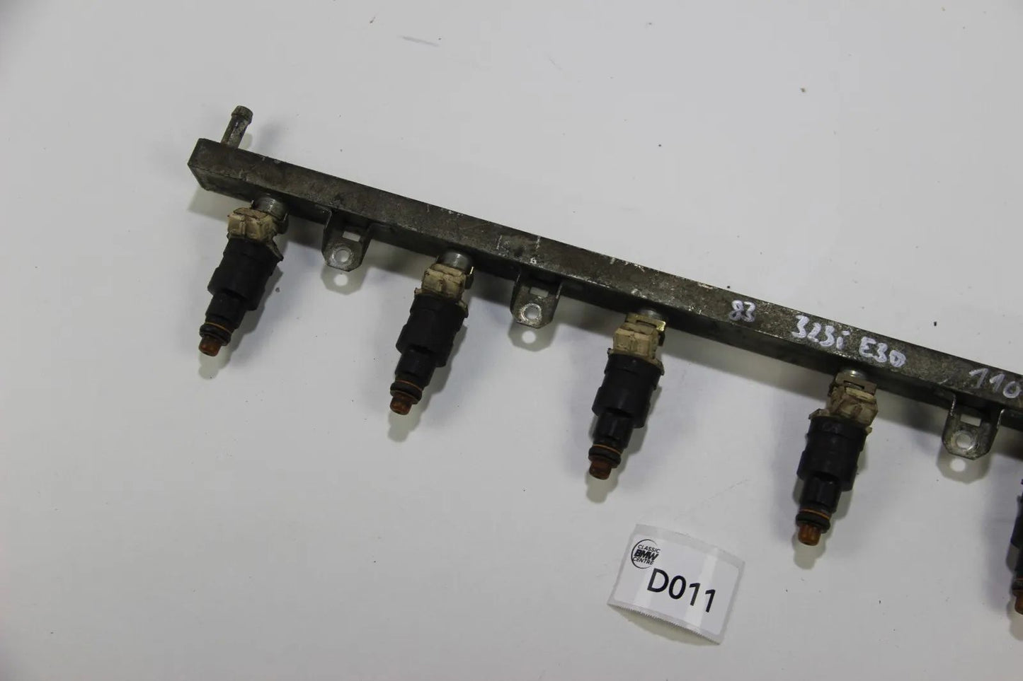 Original BMW E30 323i Einspritzleiste Fuelrail mit Injektoren 3er Benzin OEM