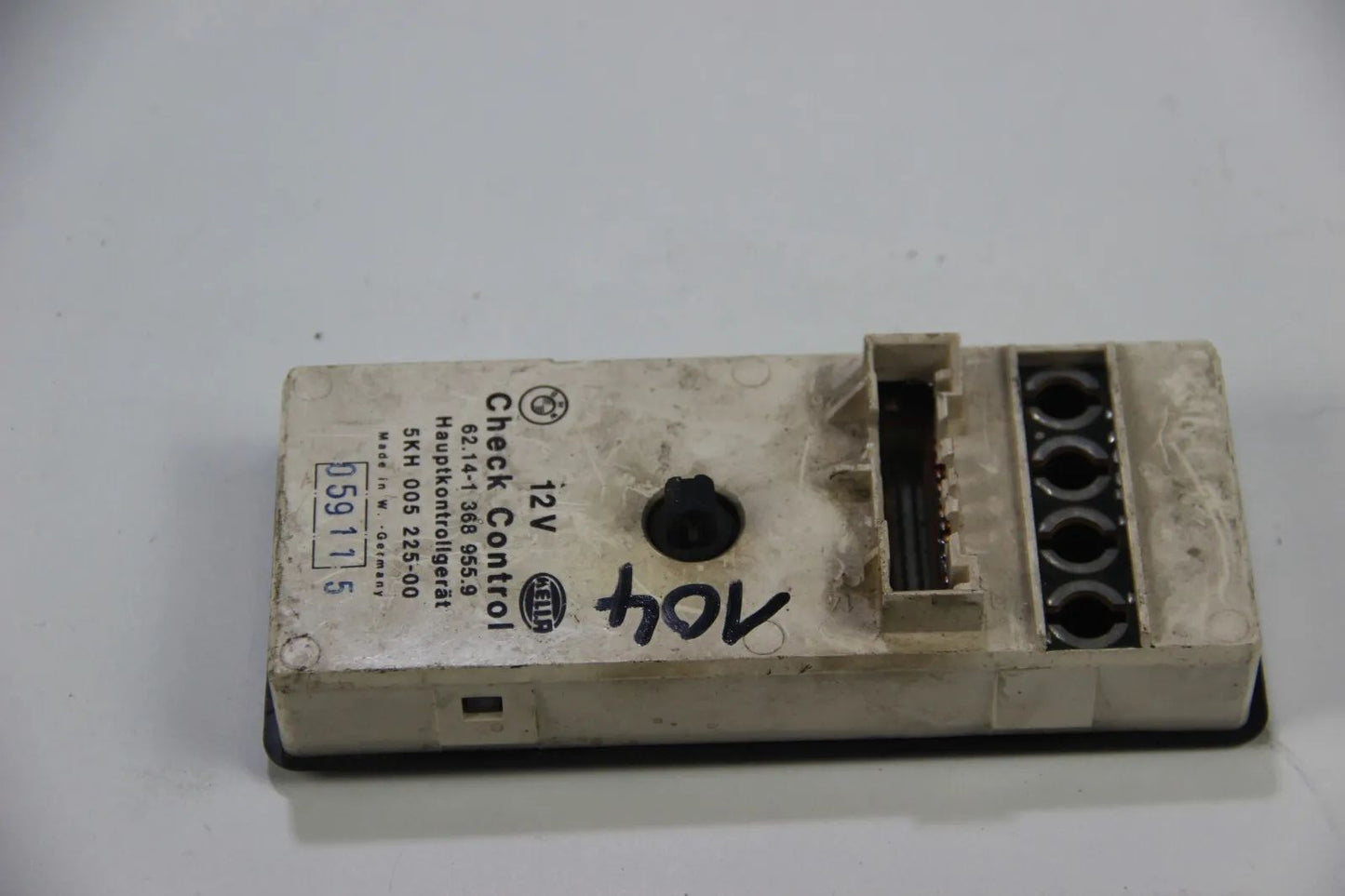 Original BMW  E30 M3 325i Check Control Hella deutsch 1368955 CC OEM