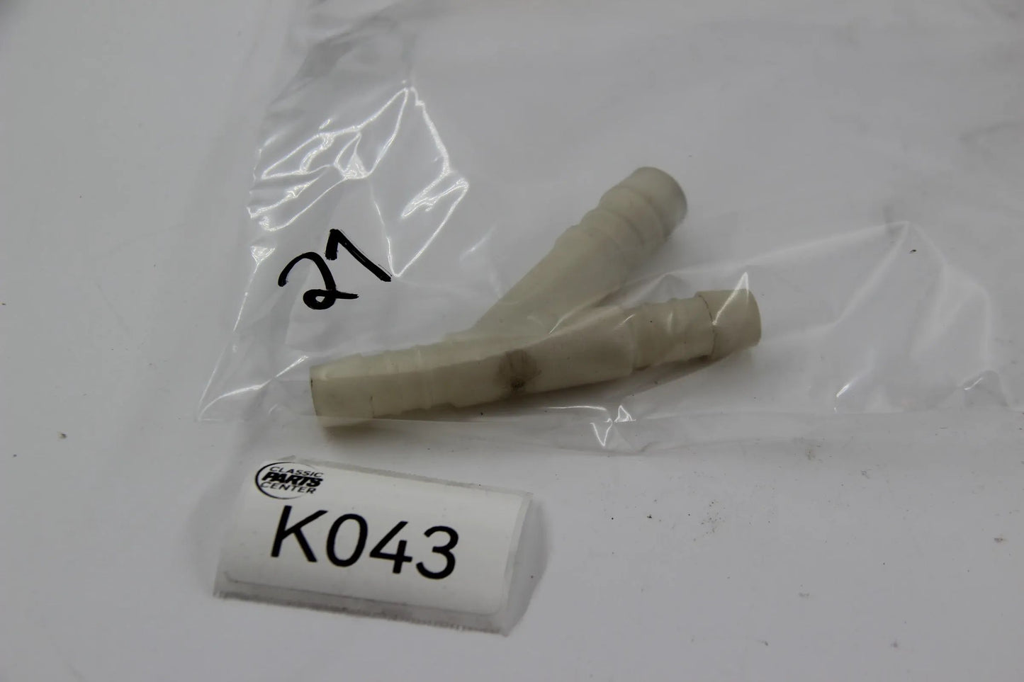 Original BMW E21 315-323i  Verteilerstück Ausgleichsbehälter  16121115537