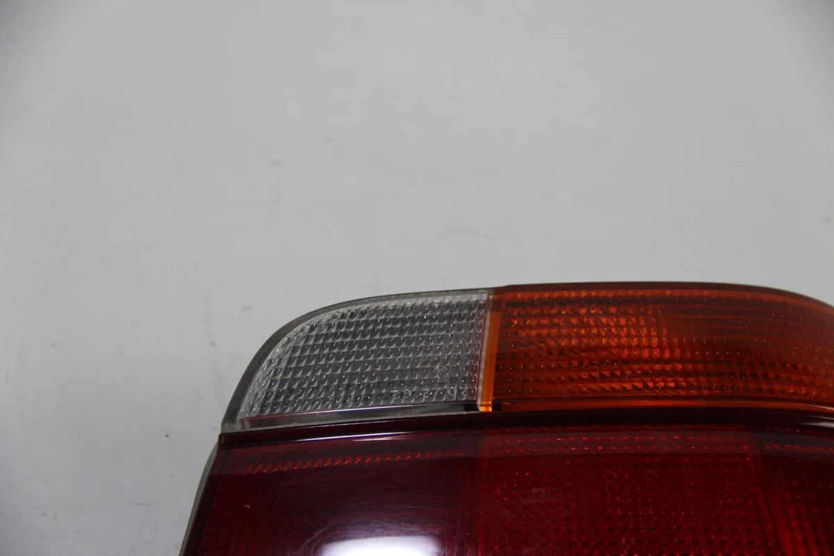 Original BMW E36 3er Heckleuchte Hinten Rechts Taillight Light 8357876