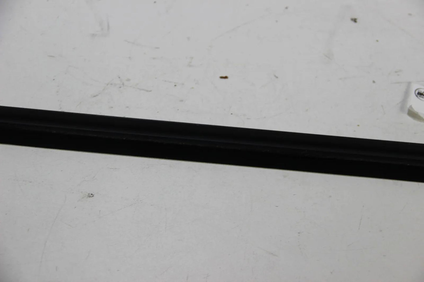 Original BMW E30 316i-325i M3 Fensterschachtabdichtung aussen links 51211913055