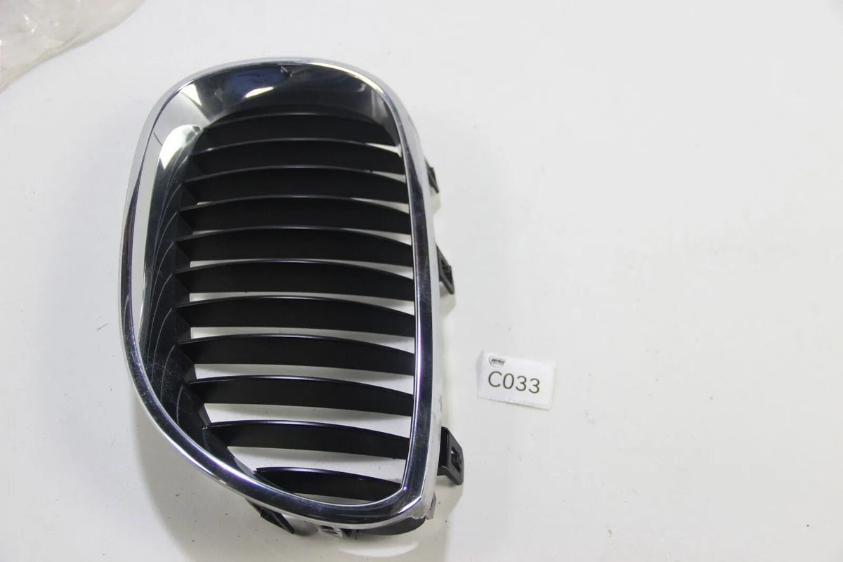 Original BMW E60 E61 5er Ziergitter rechts Niere Chrom NOS 51137065702