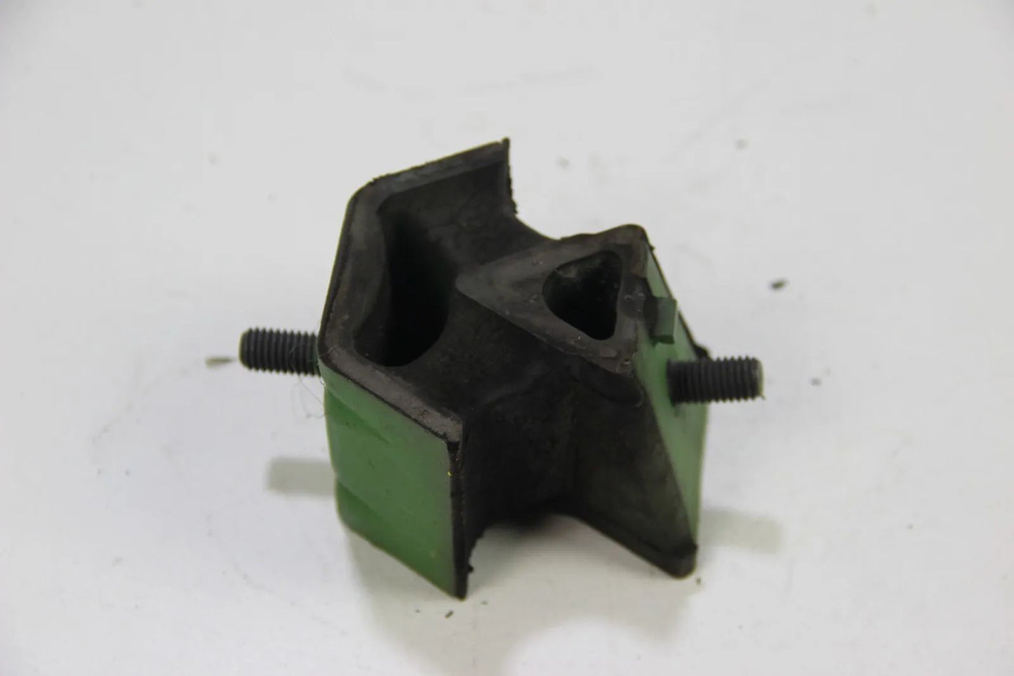 Original BMW E21 318i M10 320i M10 Motorlager links NOS 1175541