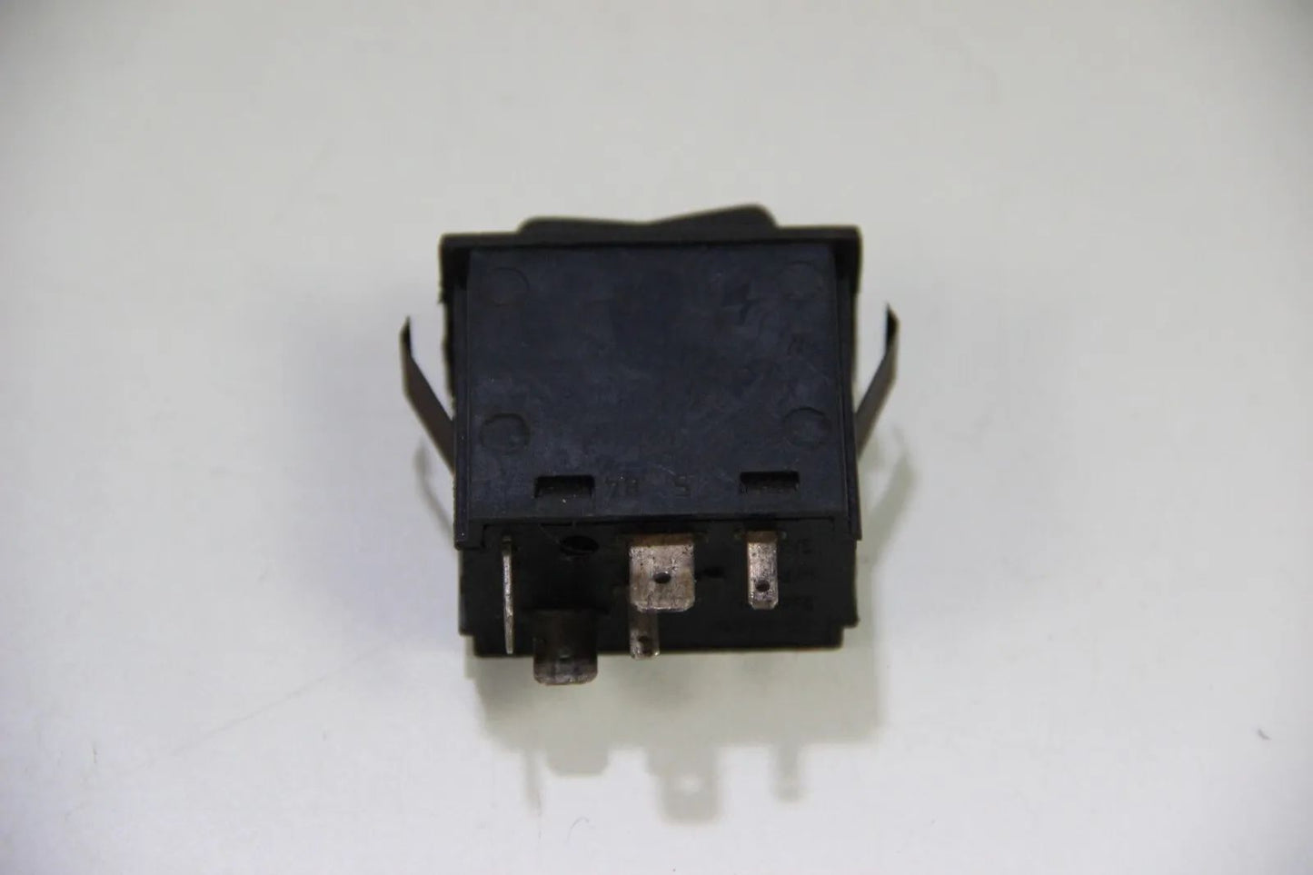 Original VW Golf Jetta Caddy Polo Scirocco Nebelscheinwerfer Schalter 321941535A