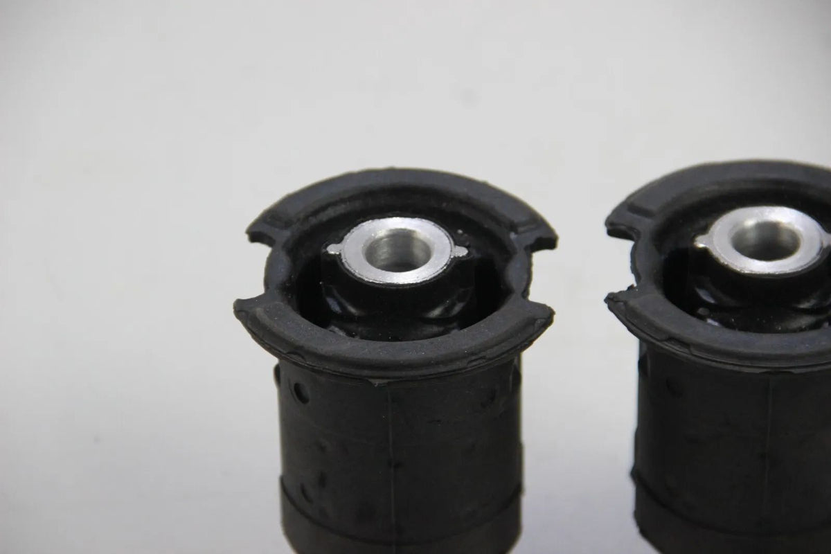 Original BMW E30 316i-325i M3 Gummilager Tonnenlager Links Rechts  33311130537