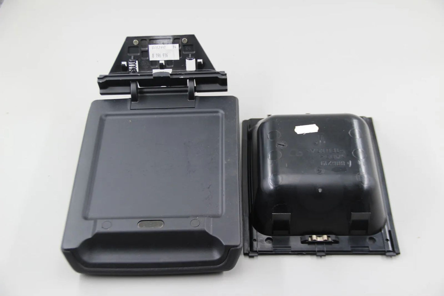 Original BMW E39 Limo/Touring  Mittelarmlehne Center schwarz  51162427367