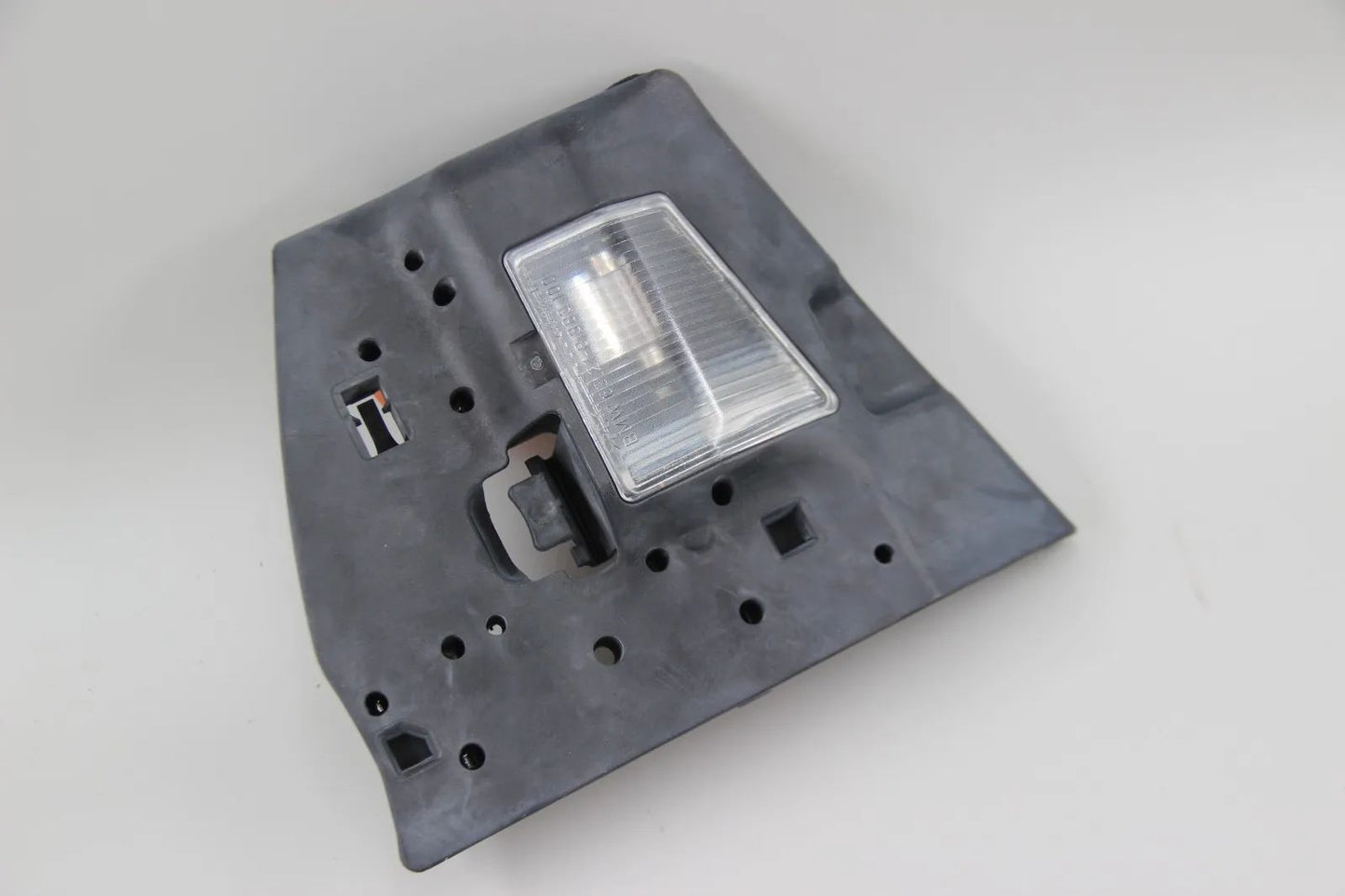 Original BMW E46 Lampenträger Lampenhalterung weiss rechts 63218383824