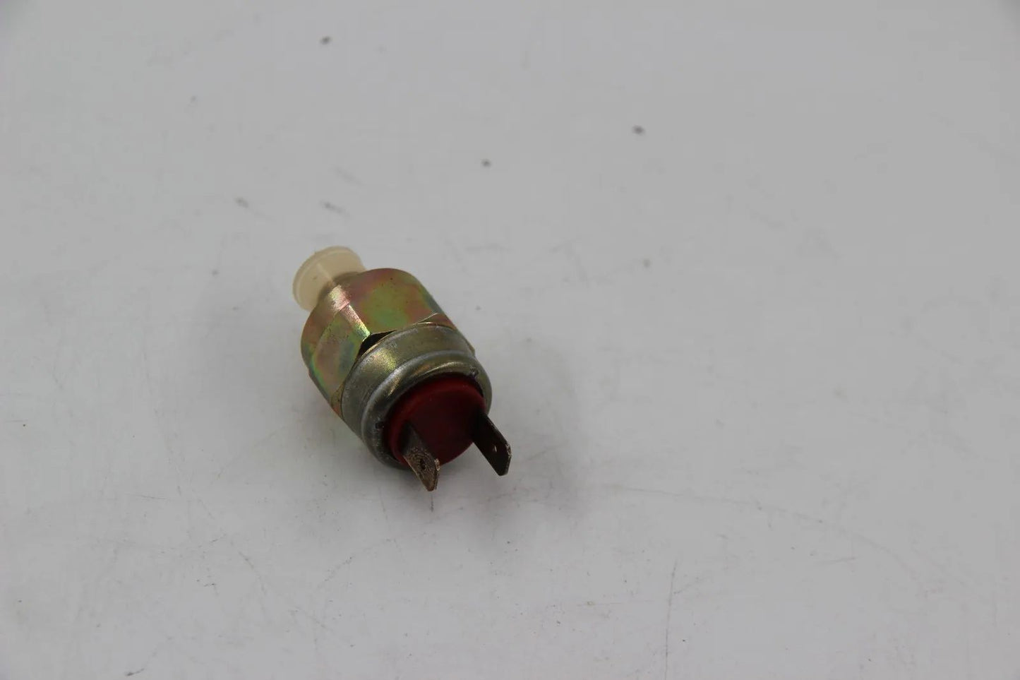 Original BMW E28 E24 E23 E32 E31 Öldruckschalter M10X1 ZYL. 34351182270