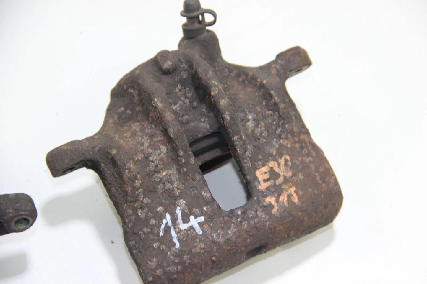 BMW Original E30 316 318 Bremssattel paar links und rechts Vorderachse