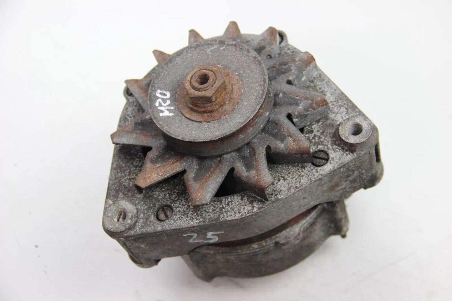 BMW Lichtmaschine Alternator E30 320i 325i M20b20 M20b25 80A Bosch 0120469757