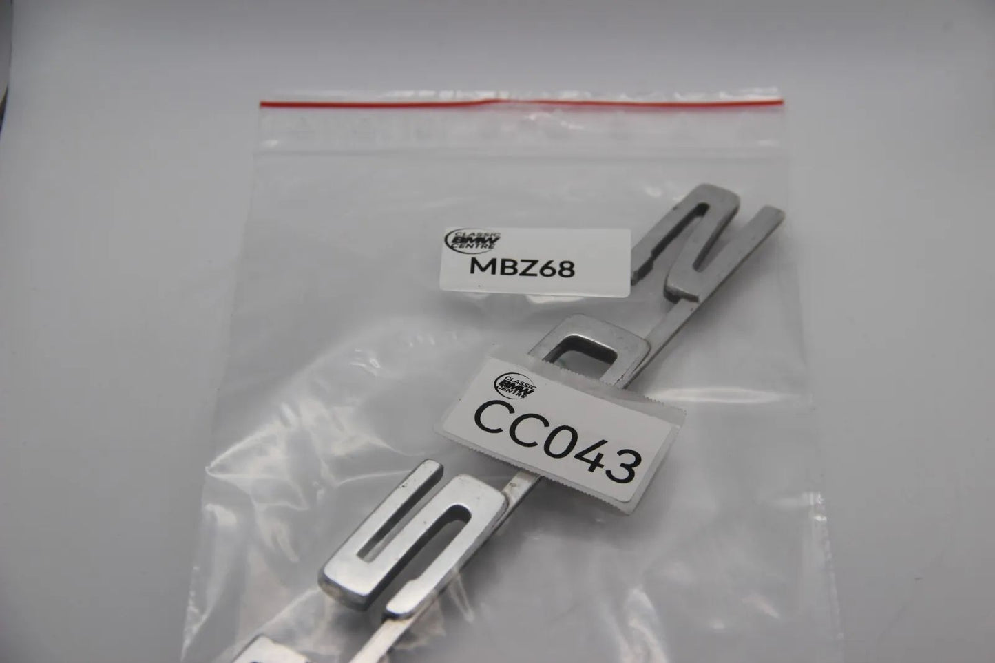 Original BMW E10 1502 Modellbezeichnung Emblem Badge Schriftzug Typenschild