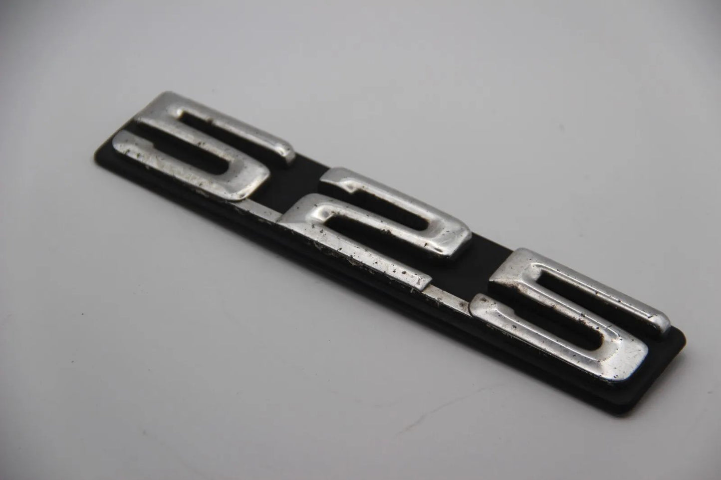 Original BMW E12 525 Modellbezeichnung Emblem Badge Schriftzug Typenschild