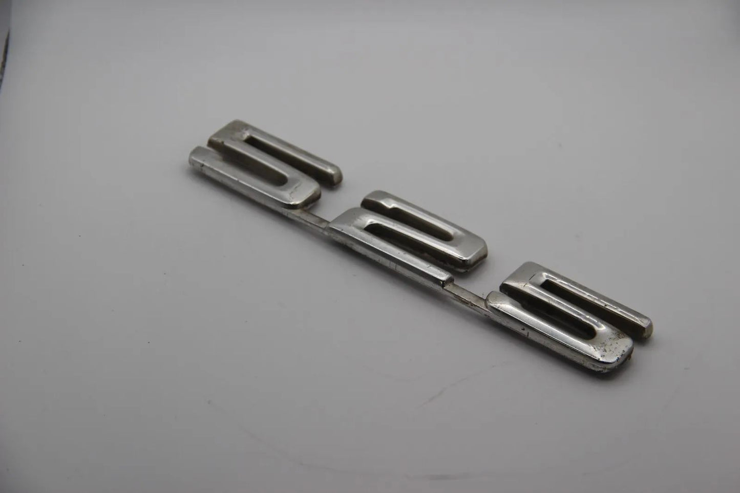 Original BMW E12 525 Modellbezeichnung Emblem Schriftzug B2 BMW N 11319 .0