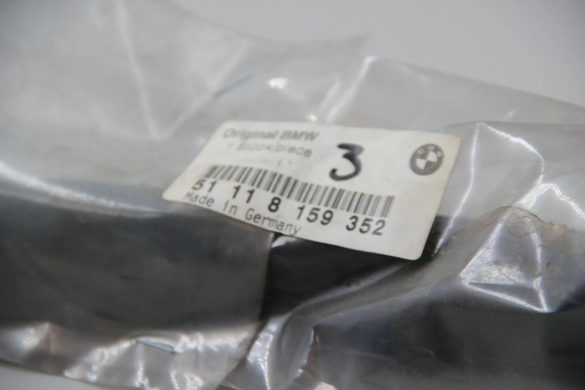 Original BMW E39 520i-540i Limousine Stossleiste vorne rechts 51118159352