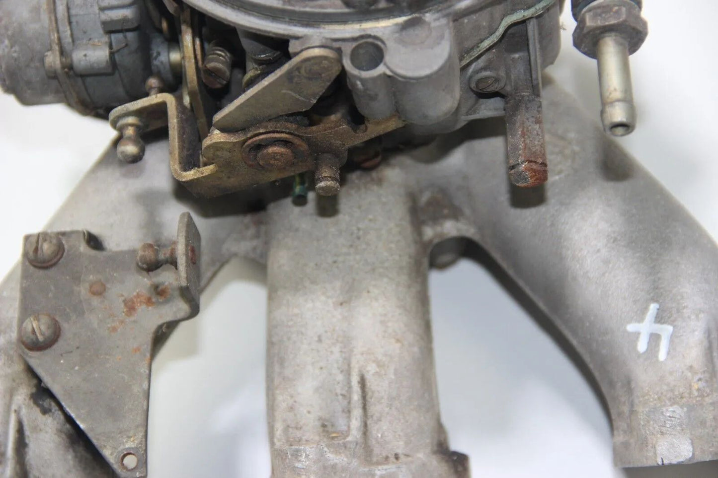 BMW M30 Oldtimer  Vergaser Ansaugbrücke Krümmer 1254376