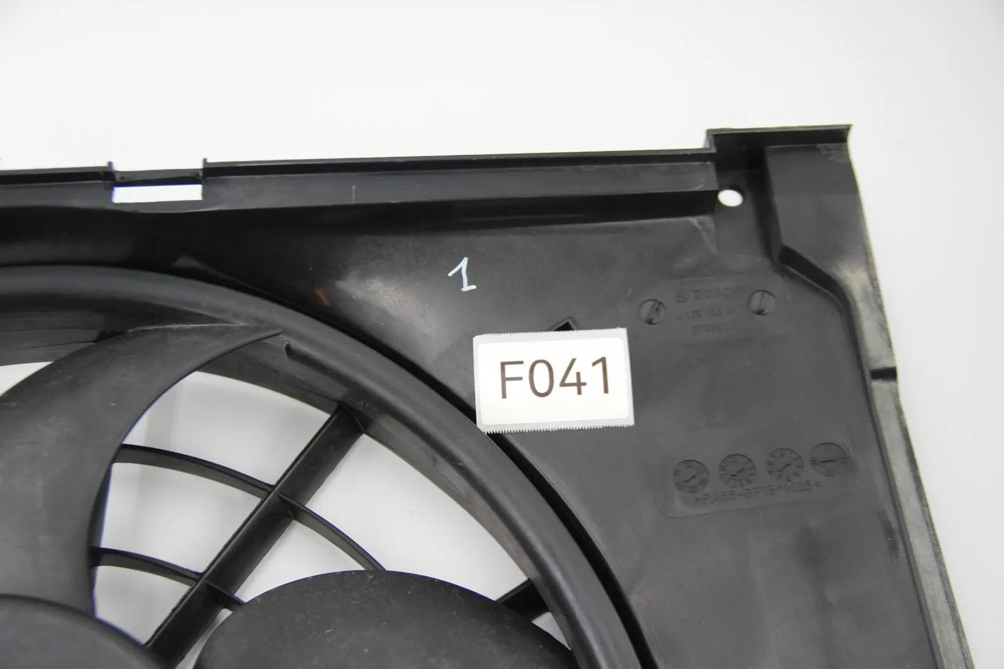 Original BMW E46   Kühlerlüfter mit Kühlerlüfterrahmen 390W NOS 17117510617