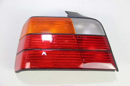 NEU Original BMW E36 Rücklicht links 63211393421  beschädigt Heckleuchte