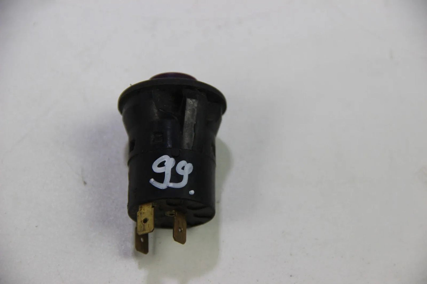 Original BMW E21 3er Schalter Knopf Switch  lila Taster violett 12675