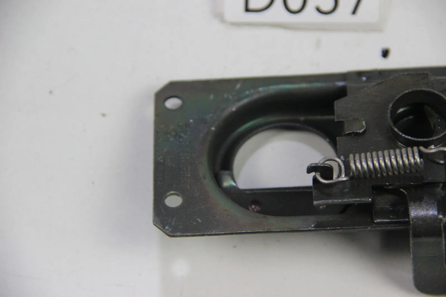 Original BMW E28 518-535i M535i M5 Schloss vorne links 5er OEM 51231876997