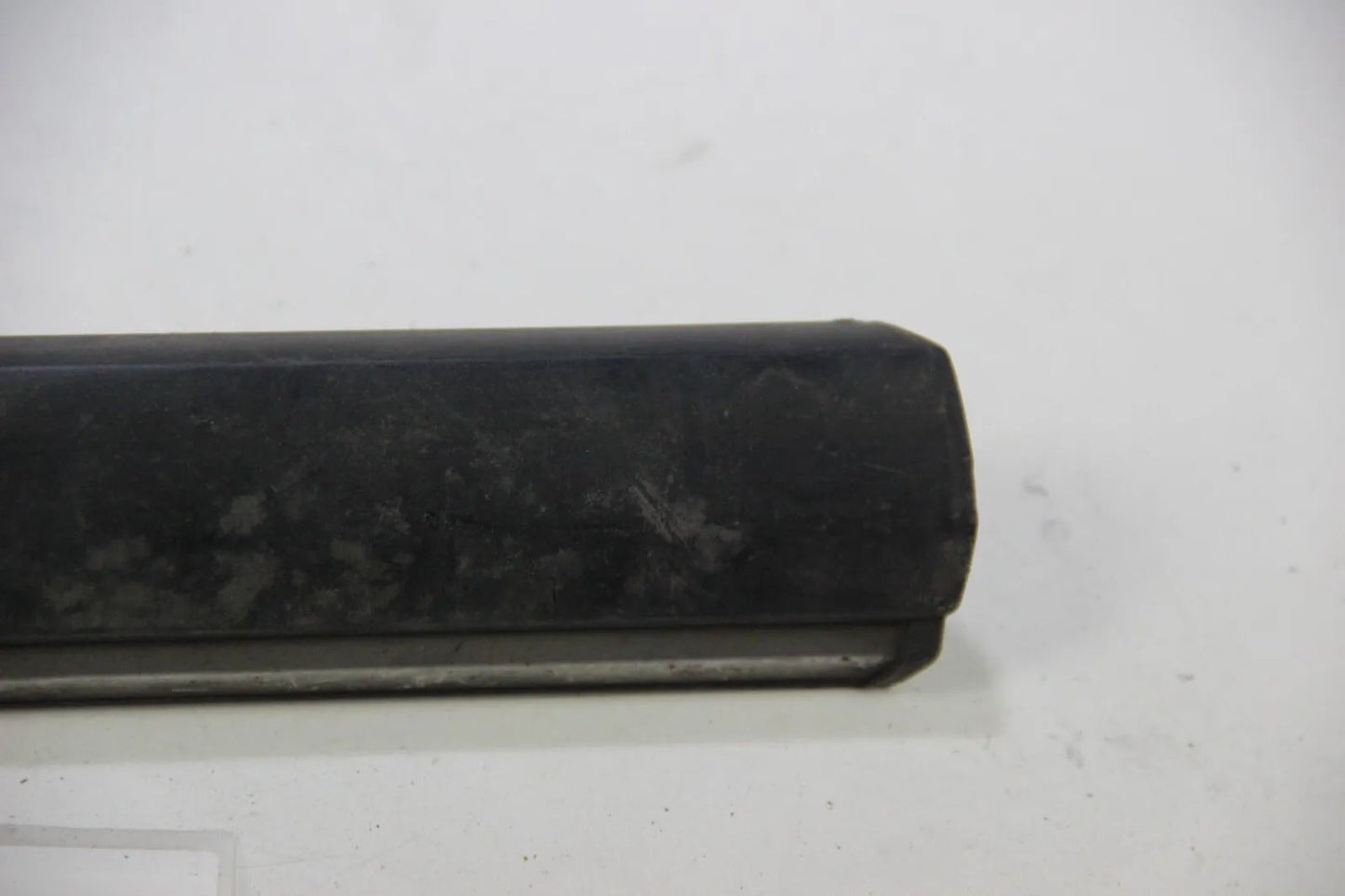 Original BMW E23 728i-745i Stossleiste Seitenwand vorne rechts NOS 51131848302