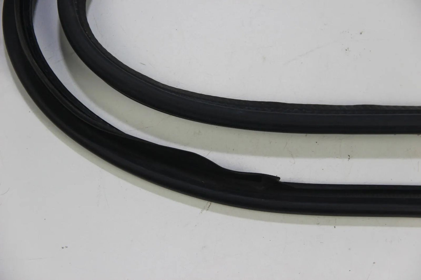 Original BMW E32 728i-750i Dichtung Heckklappe Trunk Lid Seal Gasket 51711908443