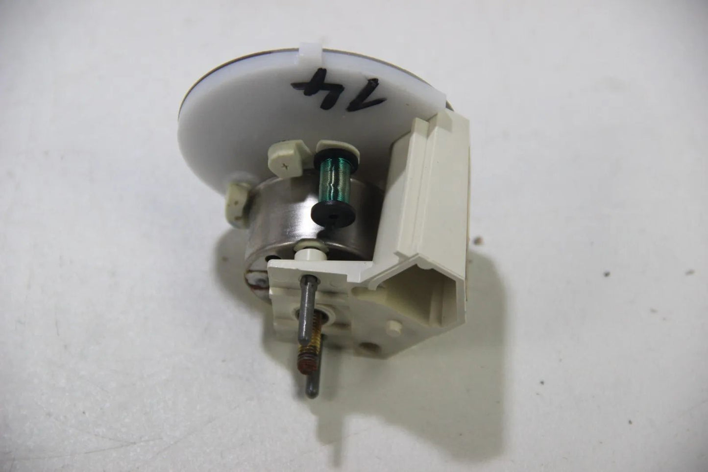 Original BMW E30 316i-325i 325e	Kombiinstrument Tankanzeige VDO 3er	1374322