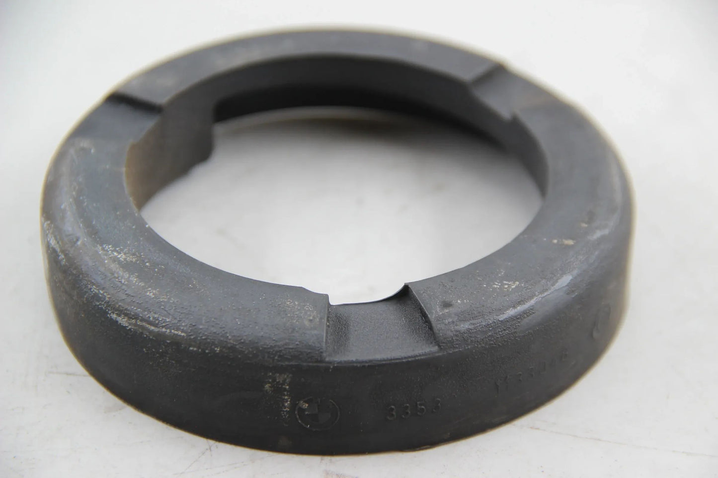 Original BMW E24 635CSi Coupe E32 E38 E67 Federunterlage oben 33531133048