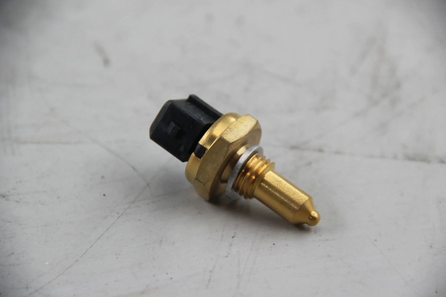 Original BMW E81 E88 E36 E93 E39 E63 E38 Temepratursensor Wasser/Öl 13621433076