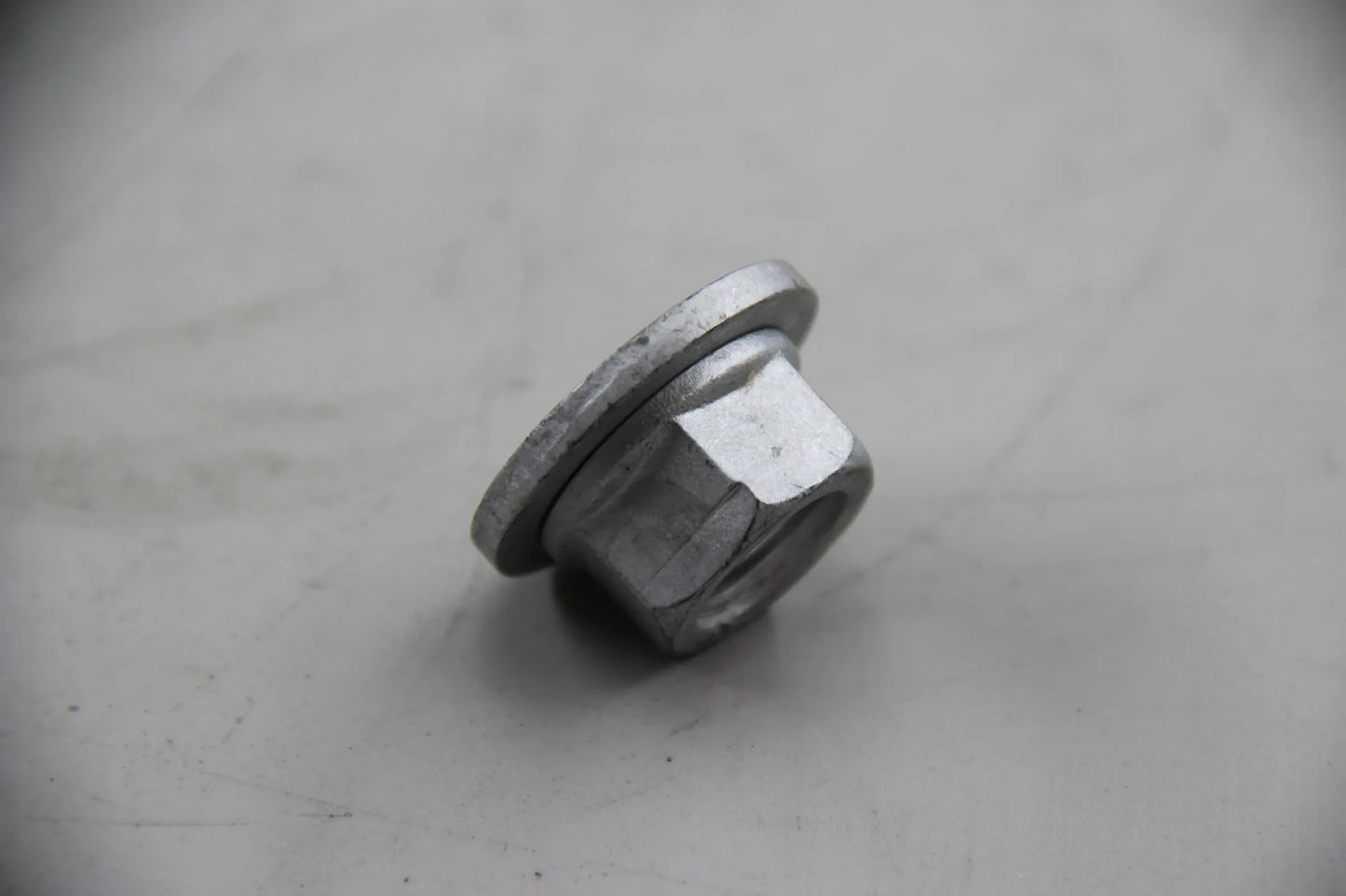 Original BMW E81 E88 E90 E39 E63 E38 E67 E84 Kombimutter M14X1,5 ZNS 33321092384