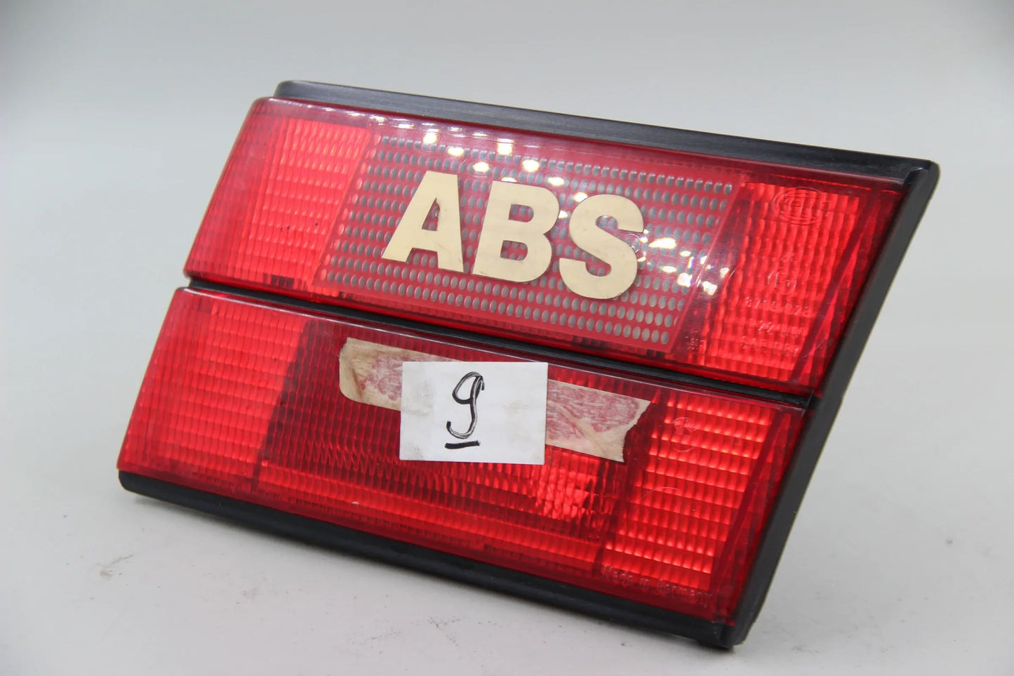 Original BMW E34 518i-540i M5 Heckleuchte Heckklappe rechts 63211379398