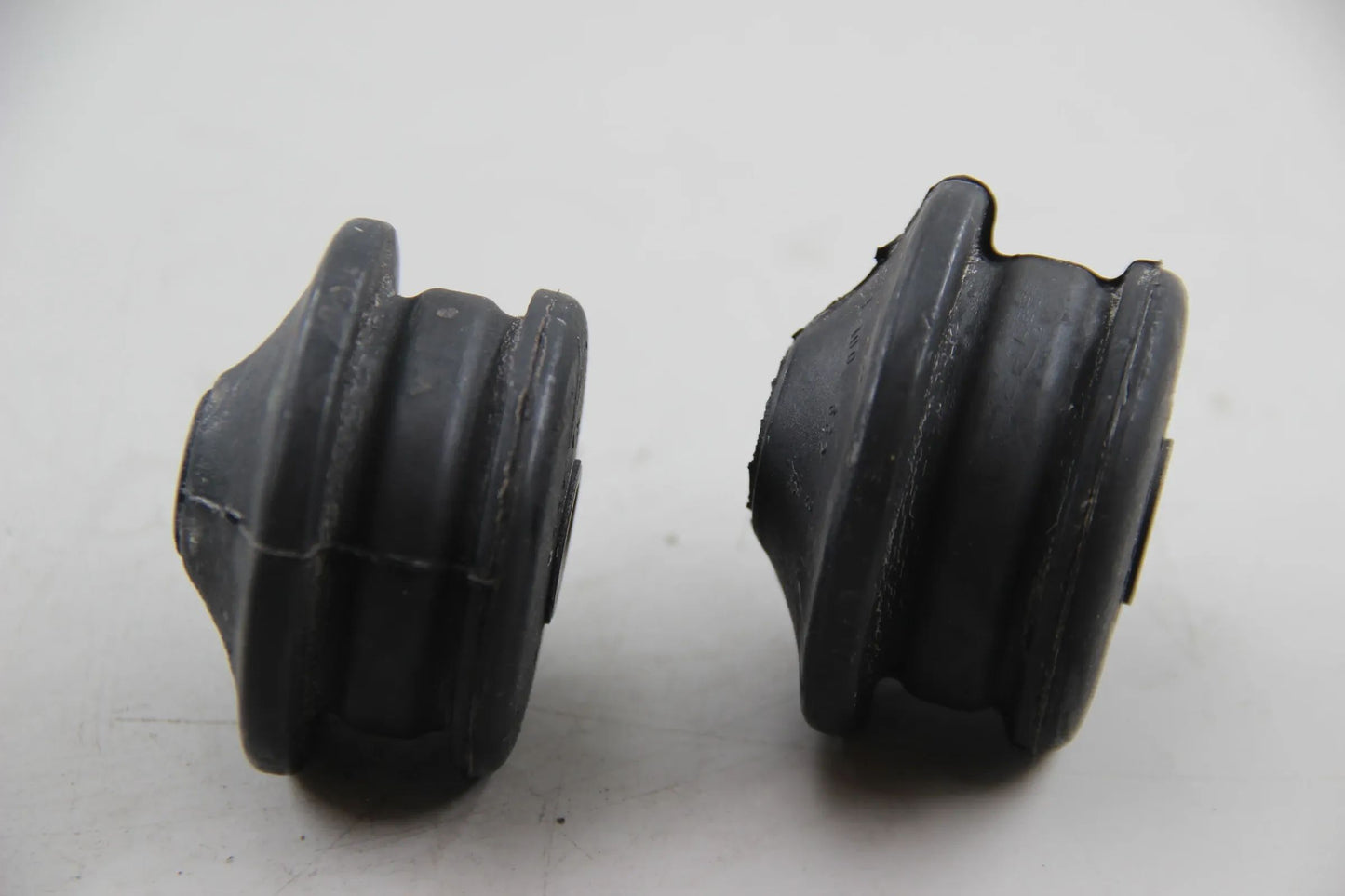 Original BMW E3 E9 E12 E24 628CSi 630CS CSi Satz Gummilager NOS 31121123552