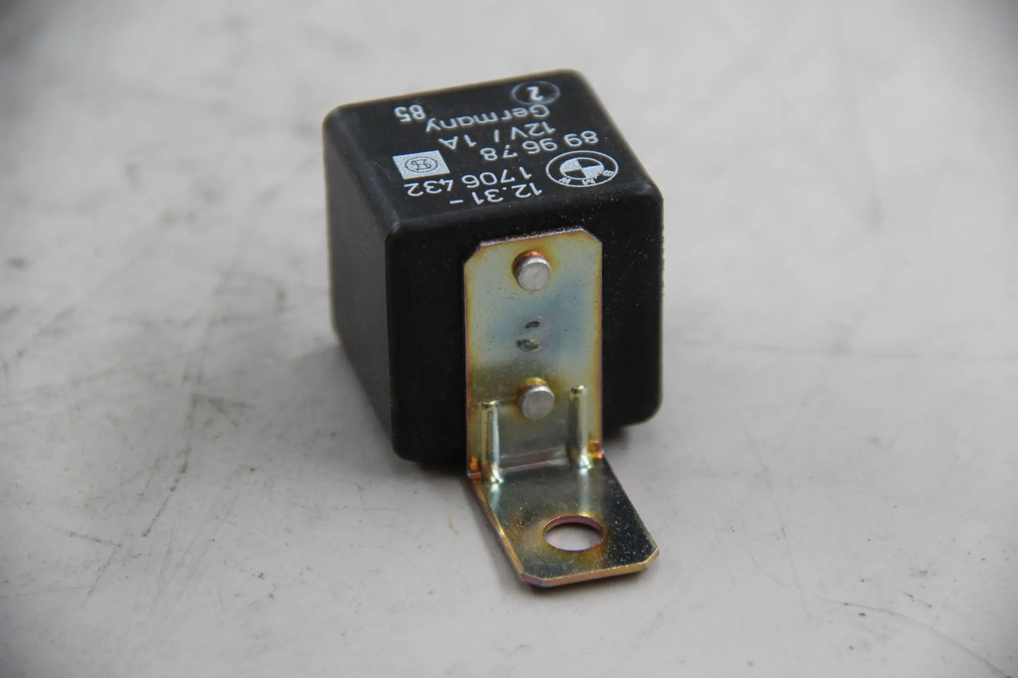 Original BMW E30 316 2-/4-Türer E28 518 Limousine Relais NOS NLA 12631706432