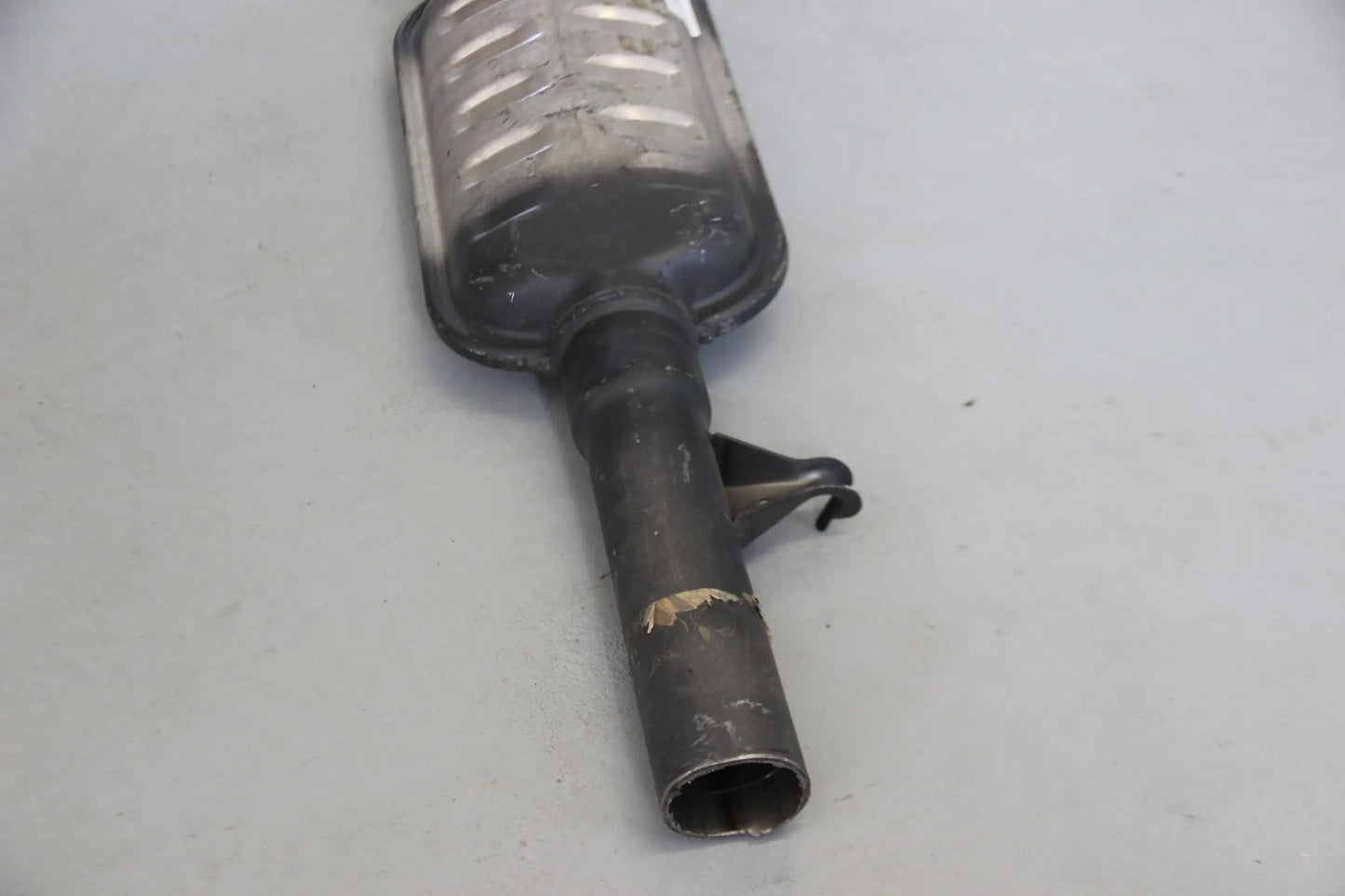 Original BMW E36 318i 318is M42 Nachschalldämpfer 18101728581