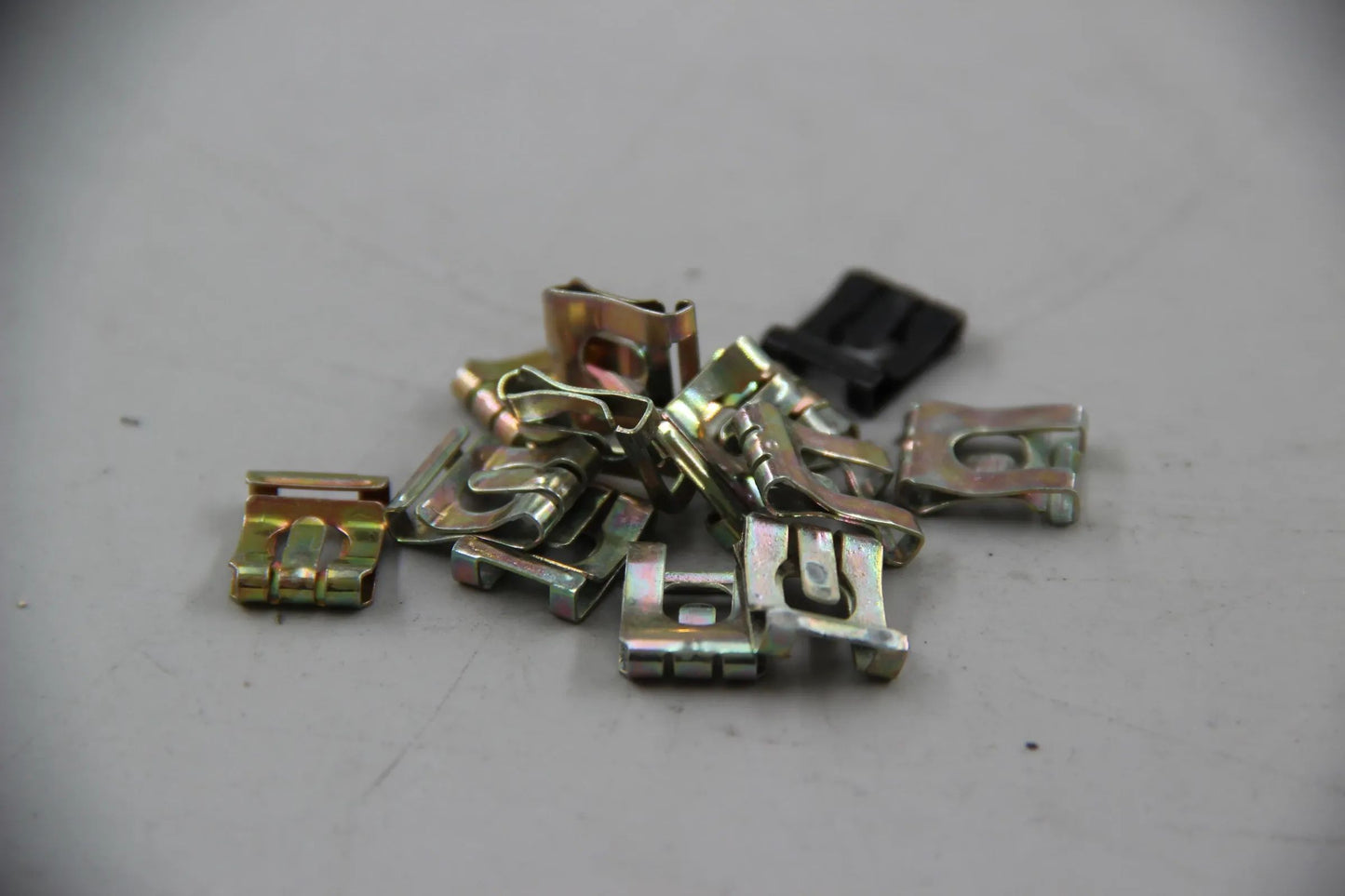 Orig. BMW E36 316i-328i M3 E34 518i-535i M5 E24 E32 13x Klammer B6 07129934911