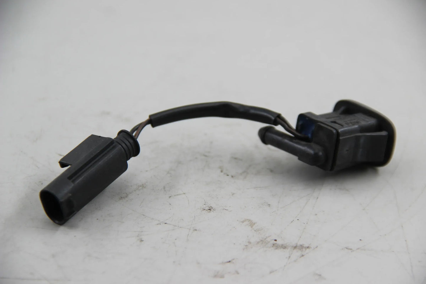 Original BMW E39 520i 523i 525i-540i M5 Spritzdüse heizbar NOS NLA 61668361039
