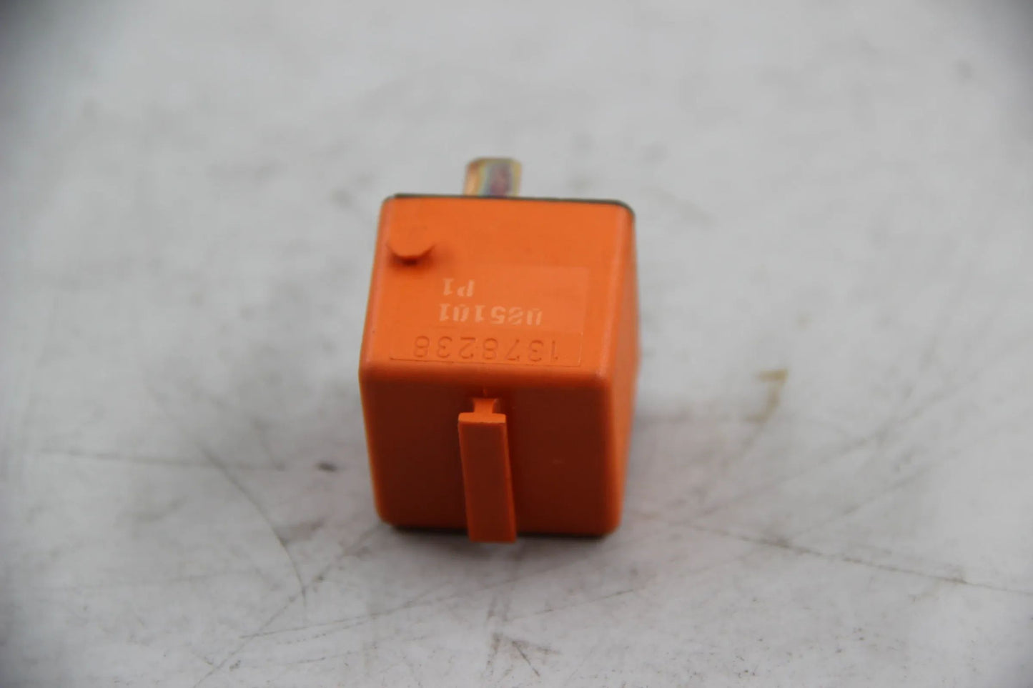 Orig. BMW E3 E9 E30 E28 E24 E23 E31 Relais Schliesser orange NOS NLA 61361378238