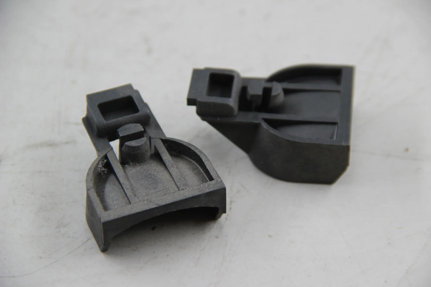 Original BMW E30 320i 325i E34 E32 Z1 2x Halter Wasserkühler 10MM 17111709333
