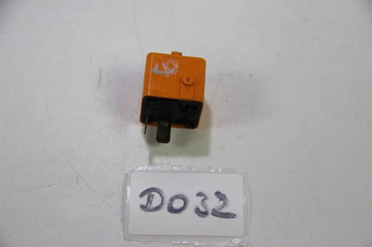 BMW E36 E46 E34 E32 E38 E31 Relais Relay gelb Verbindungsstecker  61311379817