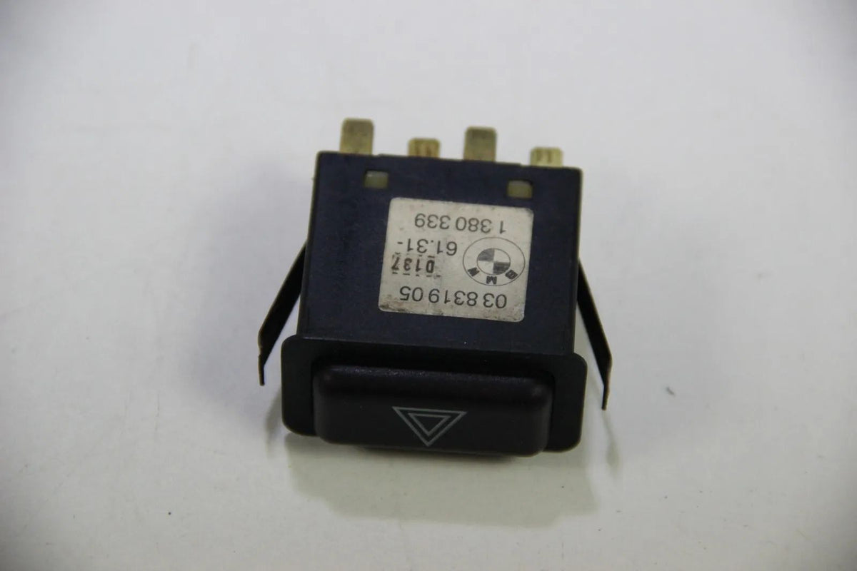 Original BMW E28 E30 Warnblinkleuchte Schalter / Gefahrenhinweis 1380339