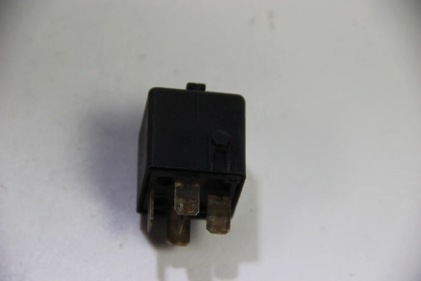 Original BMW E30 E46 E34 E32 E31 Relais Doppelschliesser schwarz  61361388364
