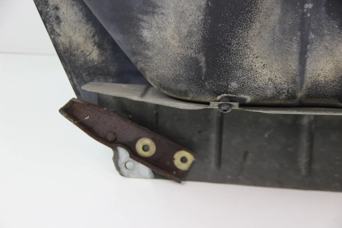 Original BMW E24 83´ - 89 635CSi Tank Muss neu beschichtet werden