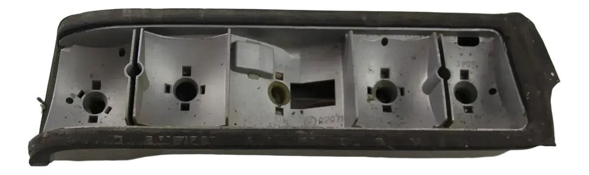 BMW E21 Rücklicht Heckleuchte Lampenträger paar links rechts 1367475 1366367