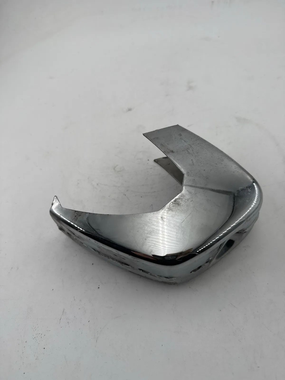 Original BMW E3 3.0S M30 Stossstangenhorn vorne links chrom 51111800083