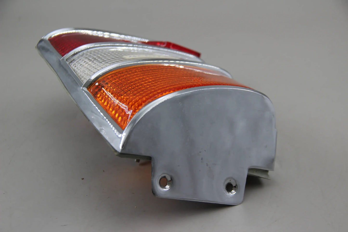 Original BMW NK 1800 4-Zyl Lichtscheibe rechts rot-weiss-gelb 63211353294