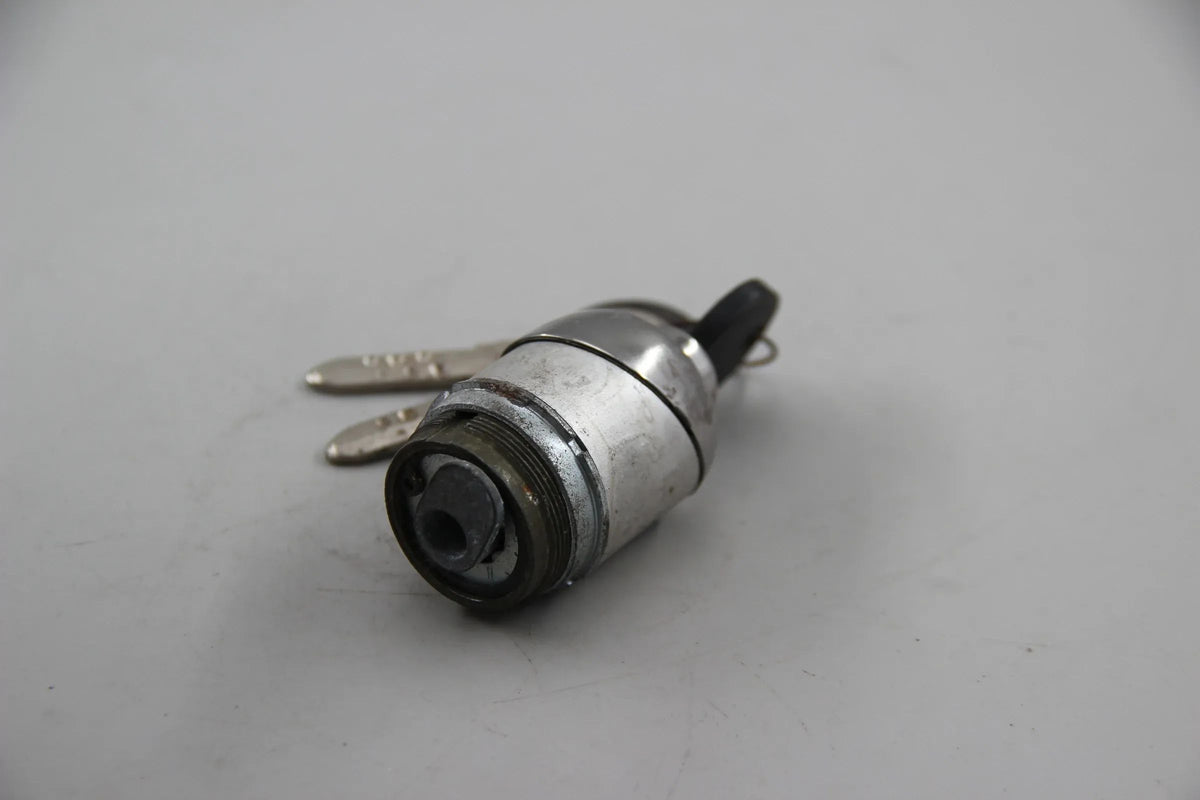 Original BMW E21 315-323i Heckklappenverschluss mit Schlüssel NOS 51241846159