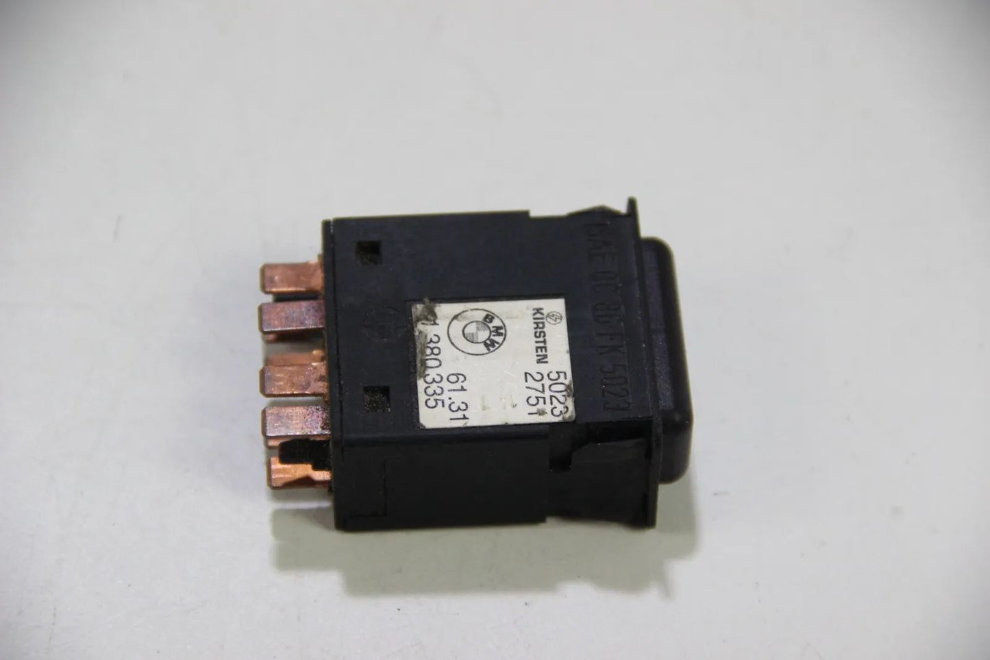 Original BMW 3er E30 Warnblinkleuchte Schalter / Gefahrenhinweis 1380335