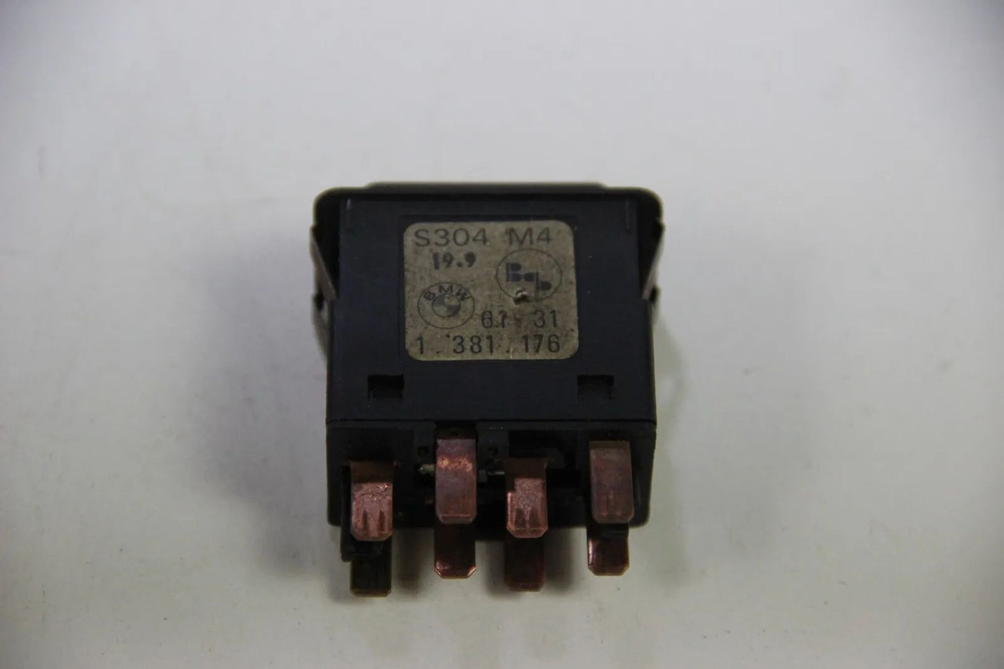 Original BMW 3er E30  Warnblinkleuchte Schalter/ Warnblink Anlage 1381176